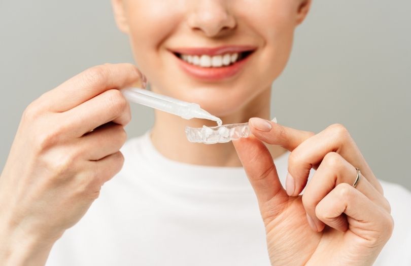 Dr. Ozlem Aylikci Drozlemorto Gulus Tasarim Uzmani dr. Bahadir Ugur Aylikci Dis beyazlatma Bleaching Home Bleaching 1